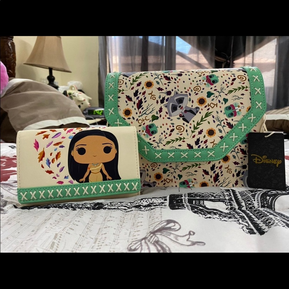 Loungefly Pocahontas AOP crossbody/ wallet